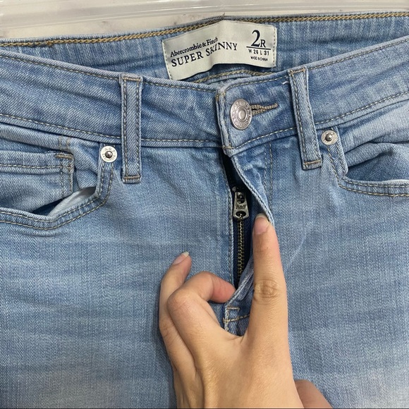 Abercrombie & Fitch Skinny Mid Rise Jeans - Picture 3 of 8